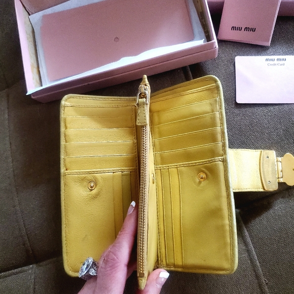 💯 MIUMIU Matelasse Bifold Long Wallet - Picture 8 of 16